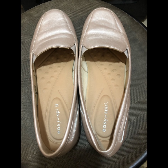Easy Spirit Devitt Casual Rose Gold Flats sz 6 - Picture 2 of 3